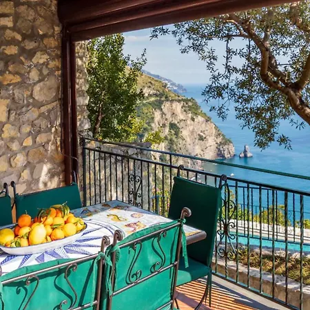 Sorrento Realty Holidays - Sunset * Arola (Campania)