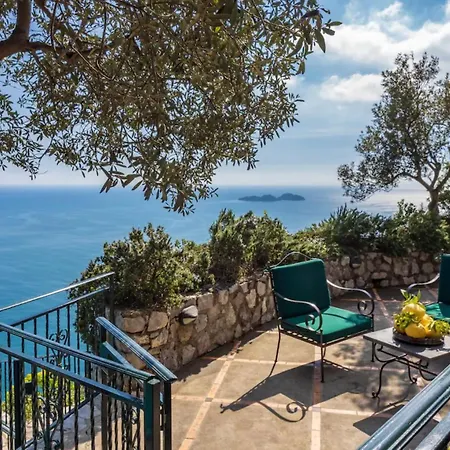 Vila Sorrento Realty Holidays - Sunset