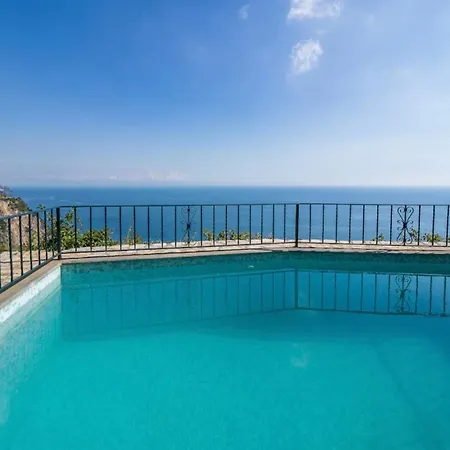 Sorrento Realty Holidays - Sunset