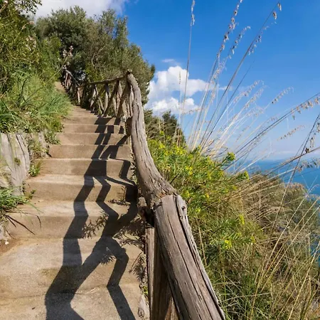 Sorrento Realty Holidays - Sunset Arola (Campania)